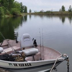 10ft  SMOKER CRAFT  Aluminum boat & trailer
