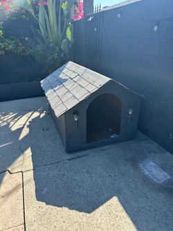 Dog house for sale