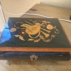 Music/Jewelry  Box Wood Italian 