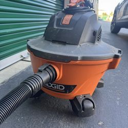RIGID 6 GALLON VACCUM 