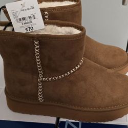 Women's Boots Size 9 New