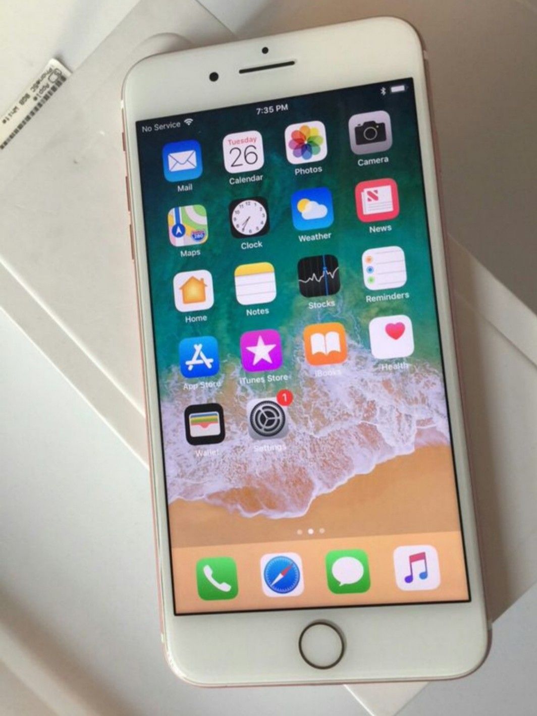 iPhone 7 Plus ,,Factory UNLOCKED Excellent CONDITION "aS liKE nEW"