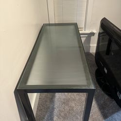 Heavy duty glass table