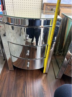 A Italian Mirrored Nightstand - 3 Drawers Stunning 3 table