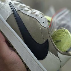 Jordan 1 Retro Low Golf
Travis Scott Neutral Olive