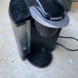 Keurig Single Serve Coffee Maker – Works Great, Clean – $25 