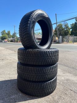 All terrain A/T 235/65/17” laufenn