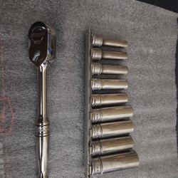 • Snap On 3/8 Ratchet & Metric Socket Set •