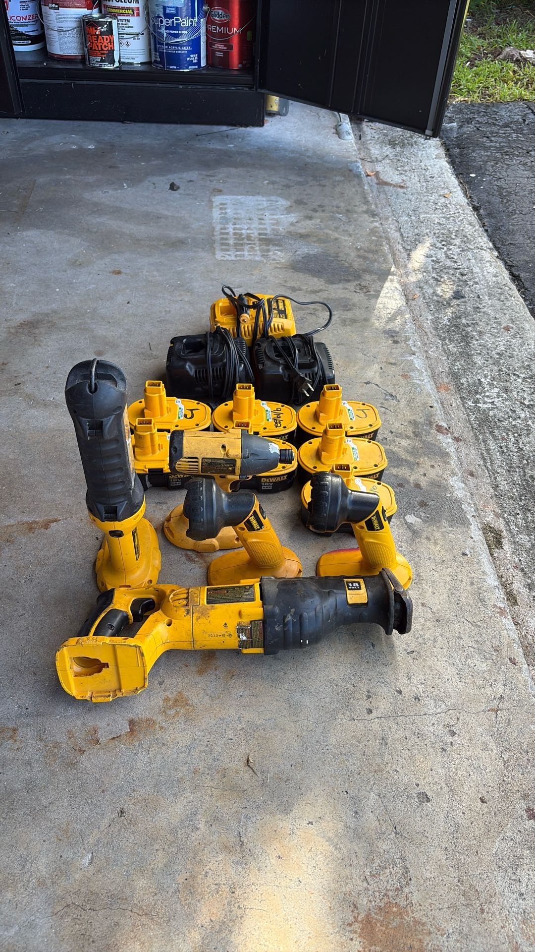Dewalt 18 V Power Tools And 7 Battery's
