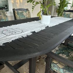 Nice Family Wood Table With 6 Chairs