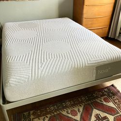 CASPER NOVA HYBRID QUEEN MATTRESS