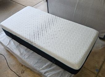 Nectar Premier Hybrid, Twin XL, Like New, Perfect Condition