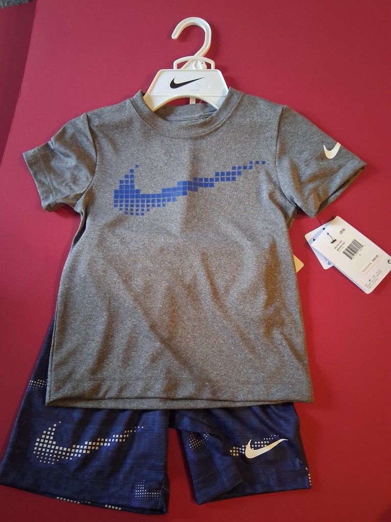 Nike Shirt And Shorts Size 4. Xs