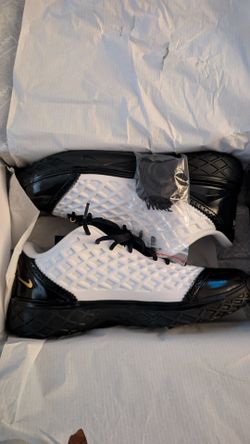 Kobe 3 Low Mambacita - size 11.5
