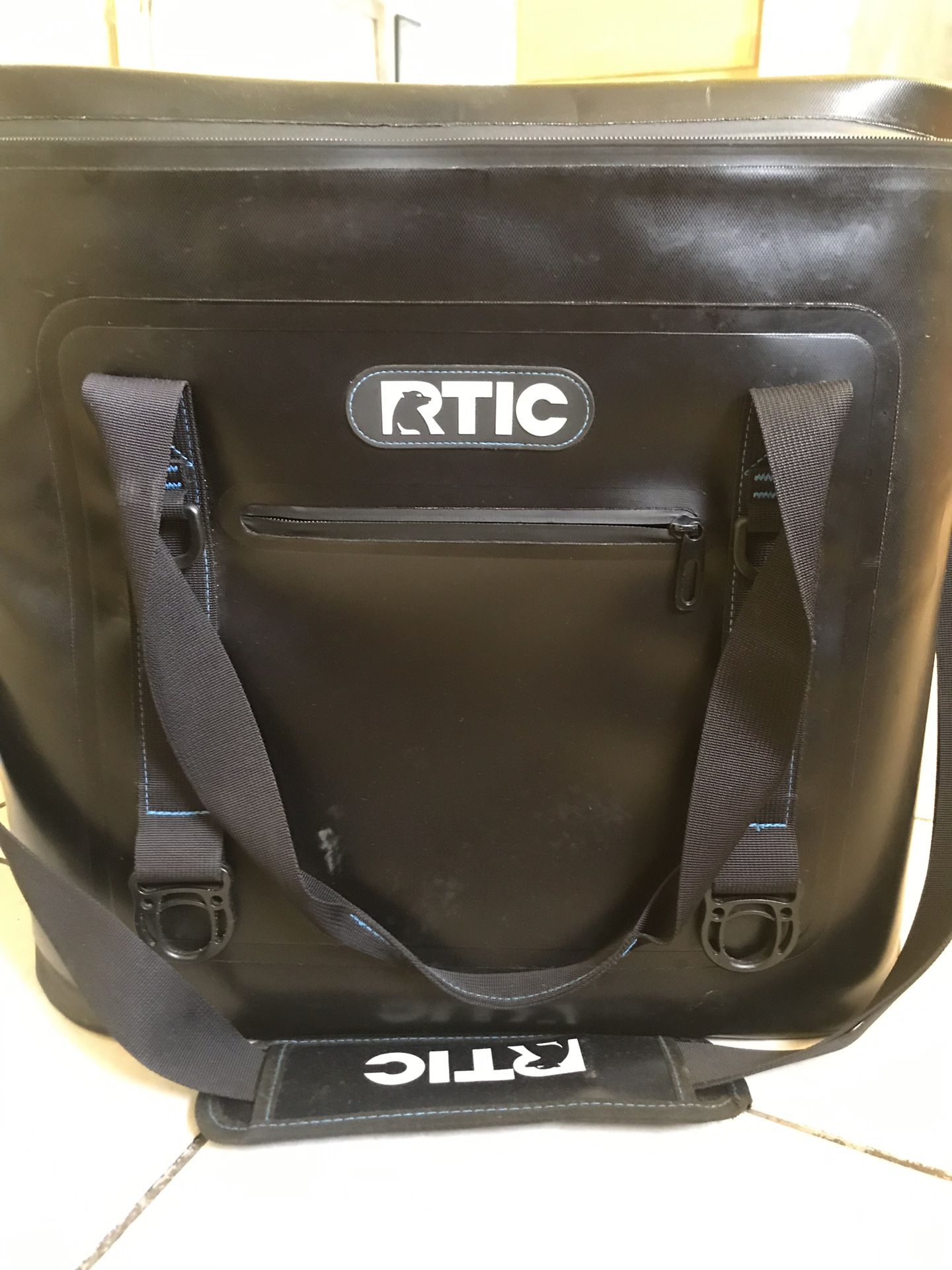 RTIC 40 soft pack, YETI cooler