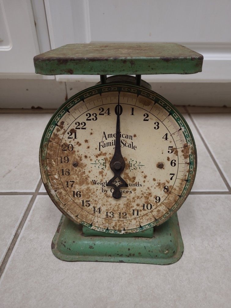 Working Antique American Family 25# Kitchen Scale