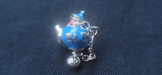 Alice In Wonderland PANDORA charm