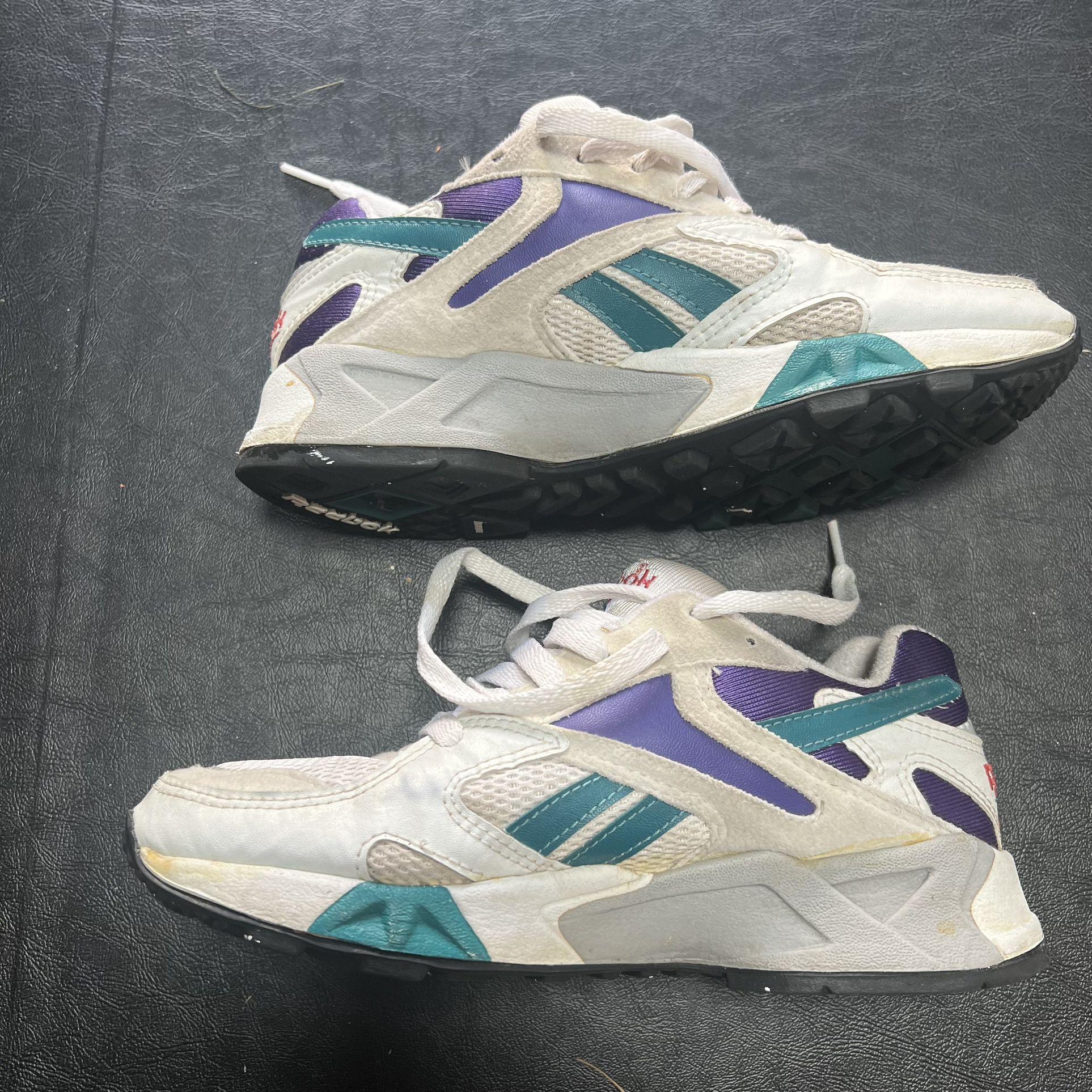 aleatorio préstamo Brote Vintage VTG 1990s 90s Reebok Women's Aztrek Hexalite Athletic Casual Low  Top Tennis Shoes for Sale in Tacoma, WA - OfferUp