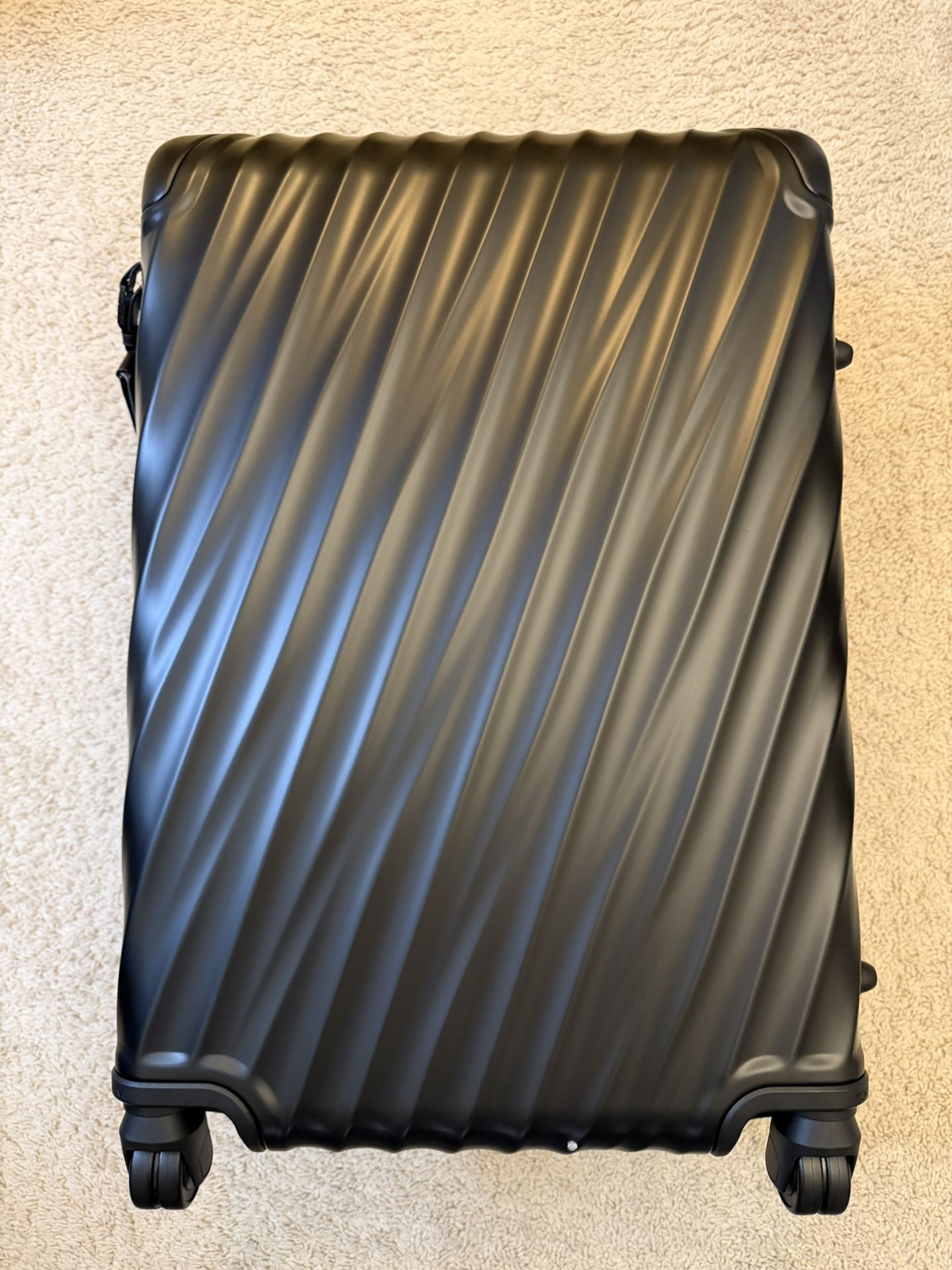 NEW Tumi Short Trip Packing Case 19 Degree Aluminum Check In Matte Black