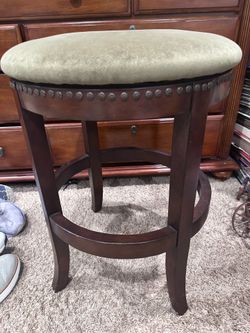Round Solid Wood Bar Stool