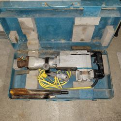 Makita Concrete Breaker With Case and Two Bits