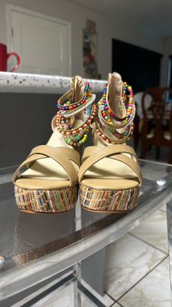 Ladies Cut Sandals Size 7