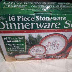 Royal Seasons 16 Piece Snowman Dish Set