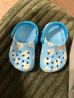 Infant crocs