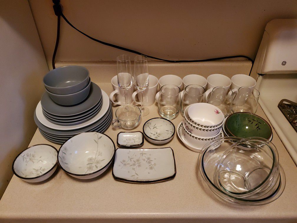 Dishes Plates Bowls Cups Glasses