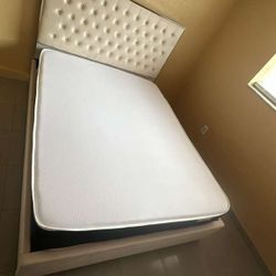 Queen Bed!!!Ask For Price!!!Preguntar Por Precio 