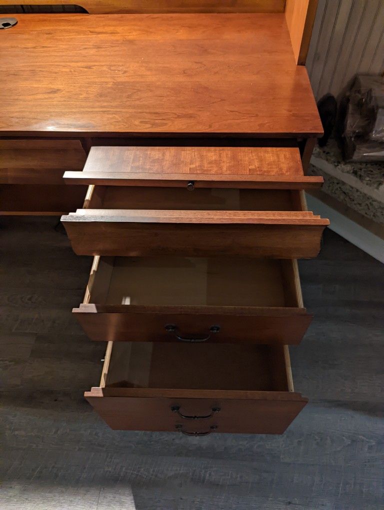 Desk/ Bookshelf