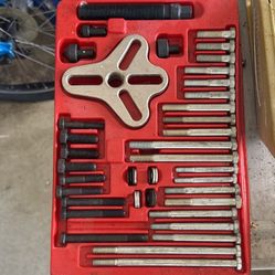Snap On Bolt Grip Puller Set