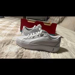 White Sneakers Puma