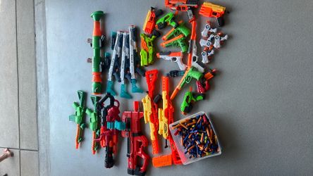 Assorted Nerf guns
