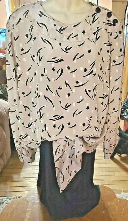 Woman's Lorac Original 2 Piece Set, Fancy Blouse (Black / Beige) Black Stretch Skirt