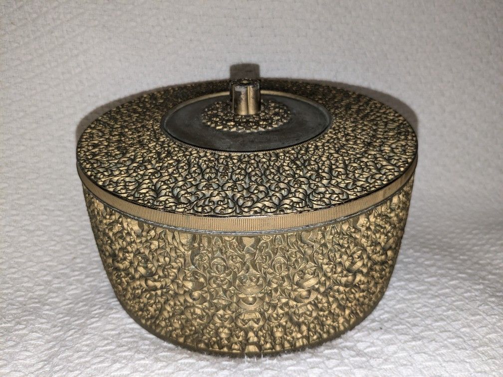 VTG Gold Filigree Plastic Hollywood Regency Sewing Box Container