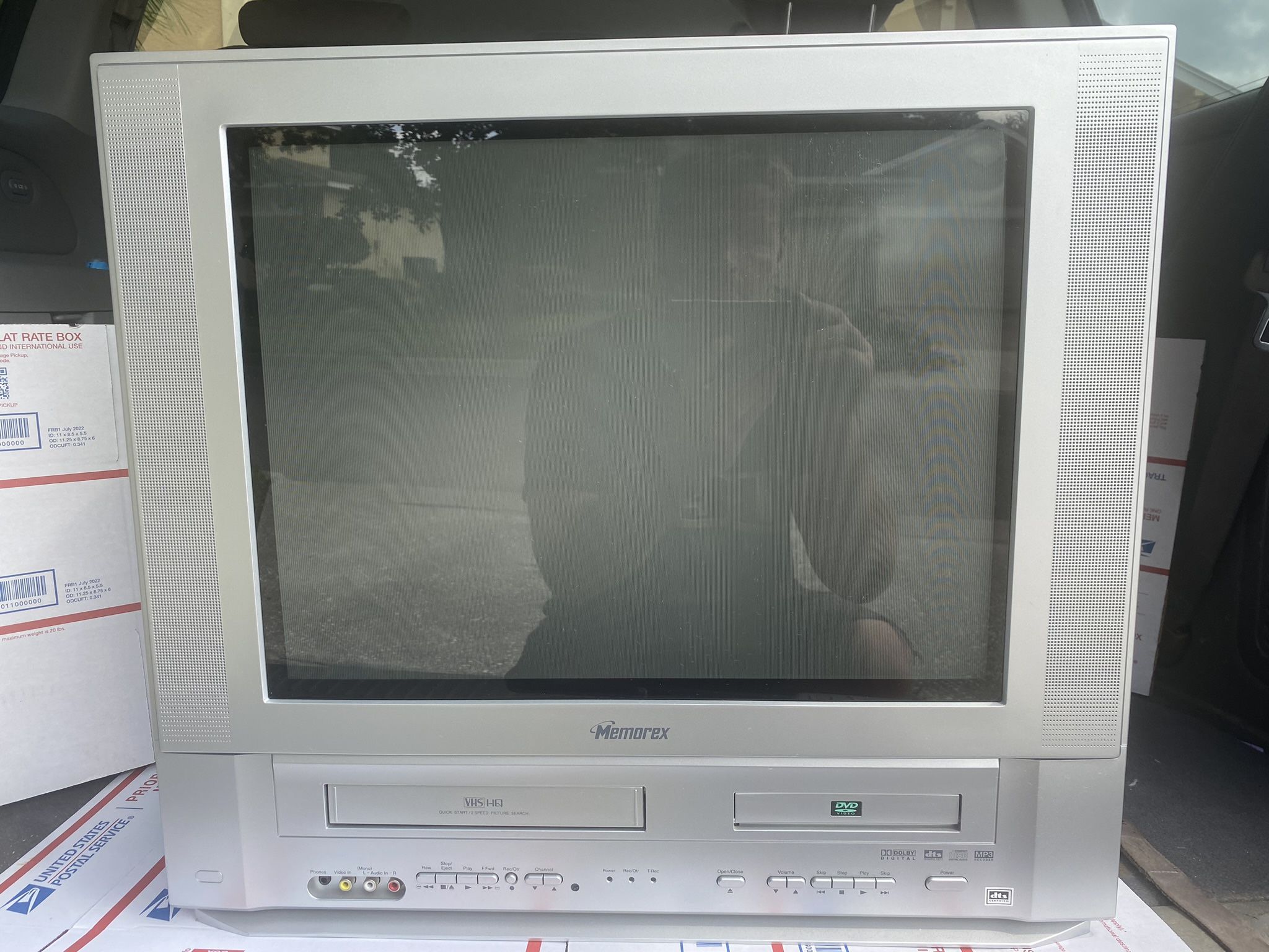 Memorex 20" MVDT2002A Flat Screen CRT Gaming Television VHS/DVD Combo Color
