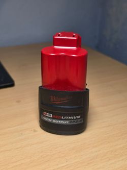 Milwaukee M12 12V Lithium-Ion CP High Output 2.5 Ah Battery Pack