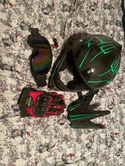 Off roading helmet and gloves