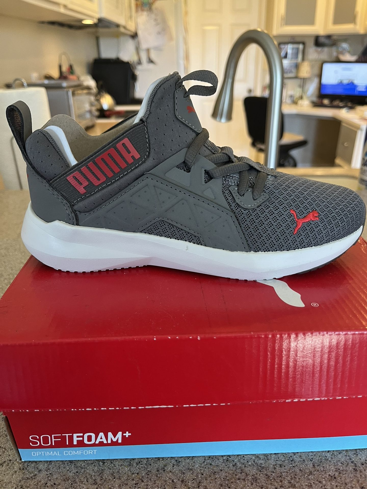 PUMA Soft Enzo NXT PS Kids Size 2.5 BNIB GRAY