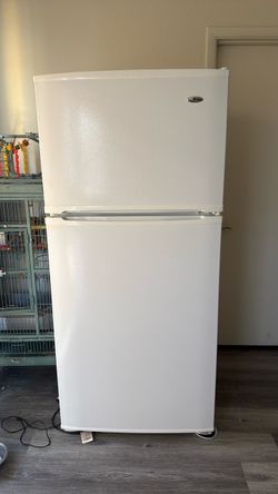 Amana Top-Freezer Refrigerator White