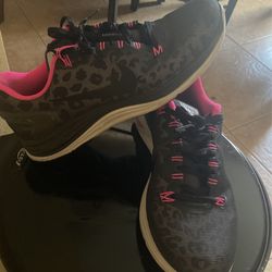 Tenis Nike8.5 Women Running