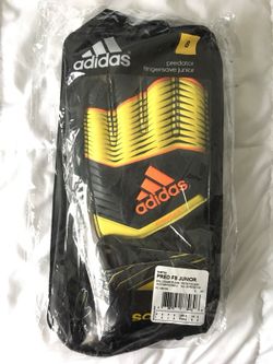 NEW Adidas figersave Size 8 goalkeeper gloves