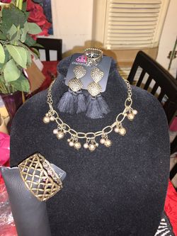 New jewelry set 4pcs: necklace, bracelet, earrings and ring color brass