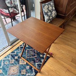 SOLID TEAK SPOTTRUP TABLE