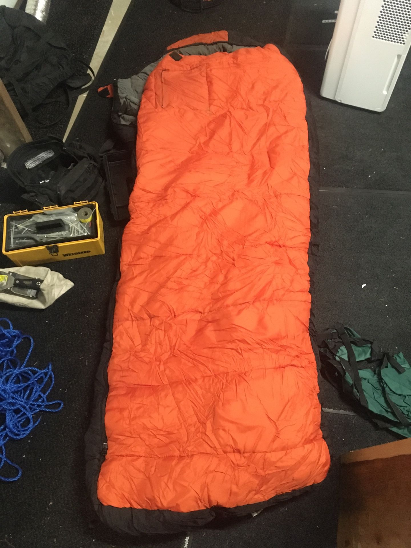 Cabela’s heavy duty 3D 0 degree sleeping bag
