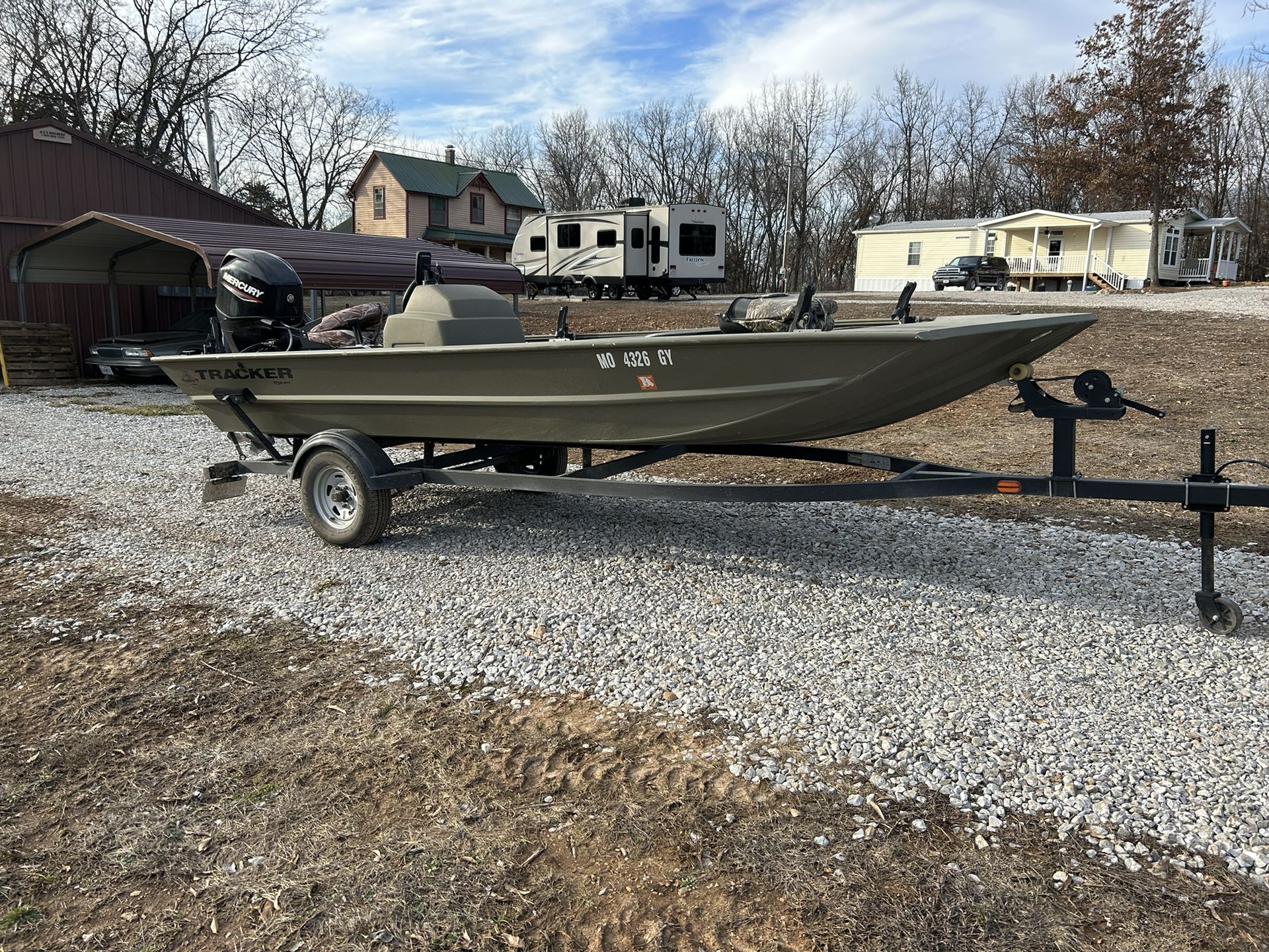 2021 Bass Tracker Grizzly 1754