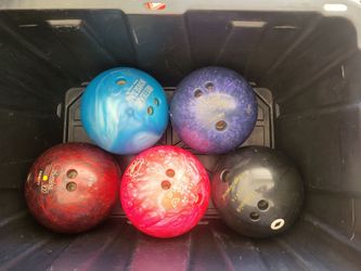 Five Bowling Balls <light>