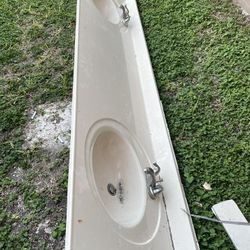 Bathroom Sinks $100