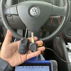 Car Keys/ Llaves De Carro